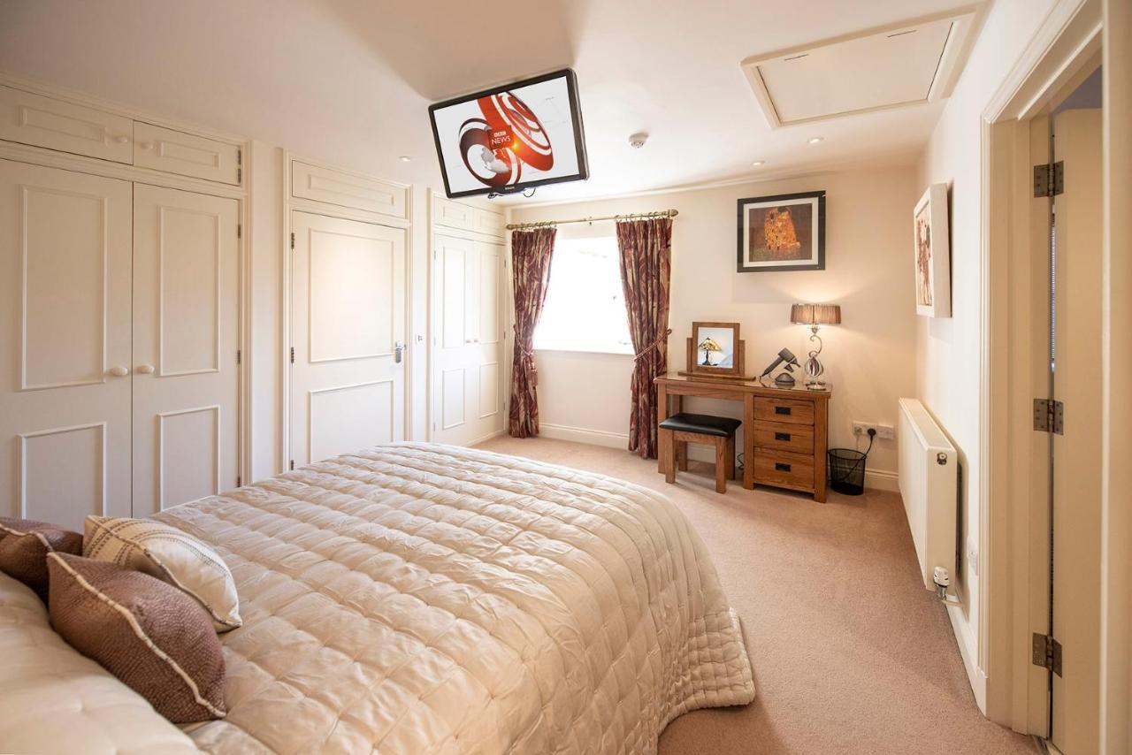 Oberon River View Apartment Bourton-on-the-Water Exteriör bild