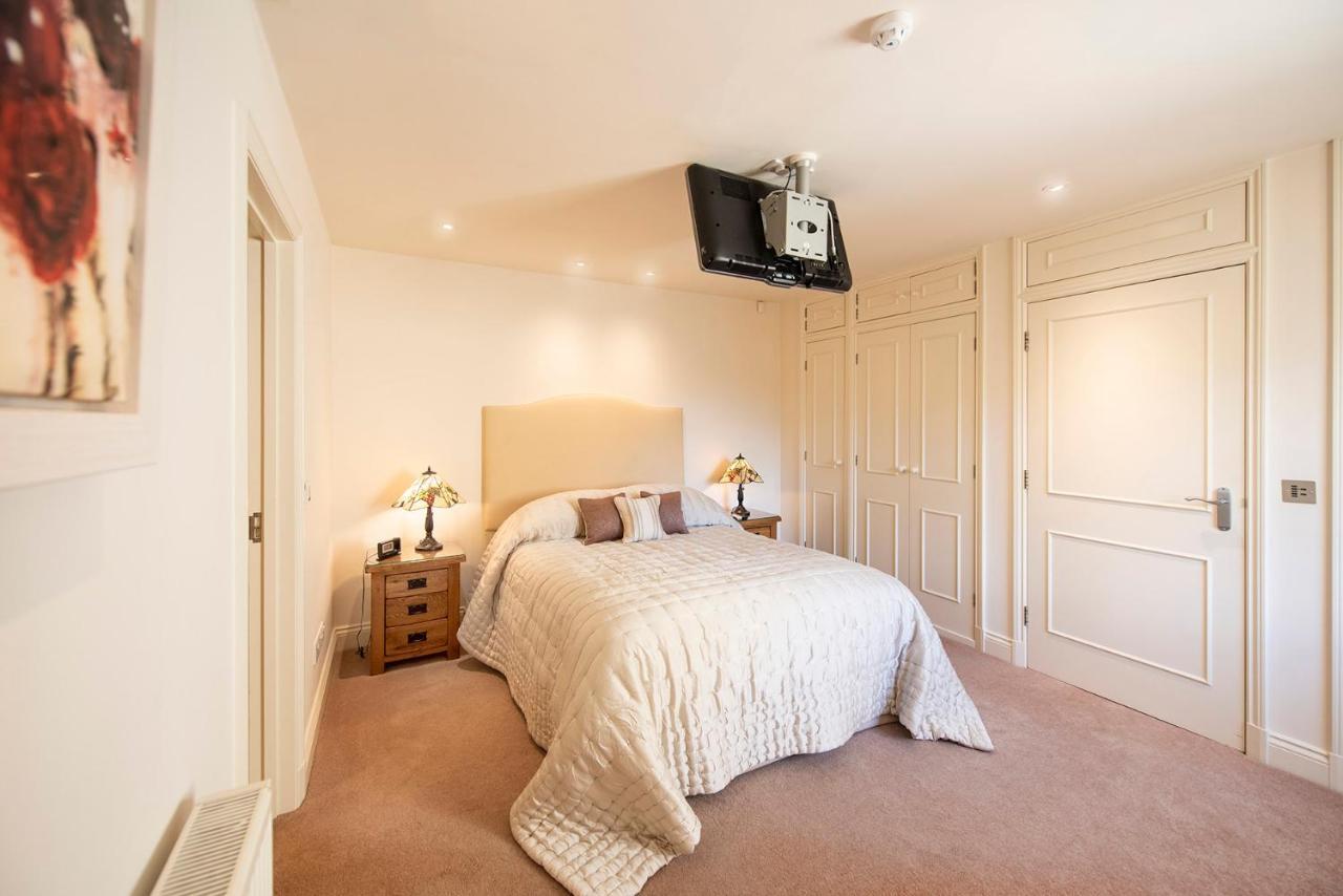 Oberon River View Apartment Bourton-on-the-Water Exteriör bild